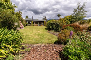 Boat Harbour House - Te Anau Holiday Home